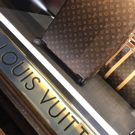 does louis vuitton accept cash in store|louis vuitton shipping policy.